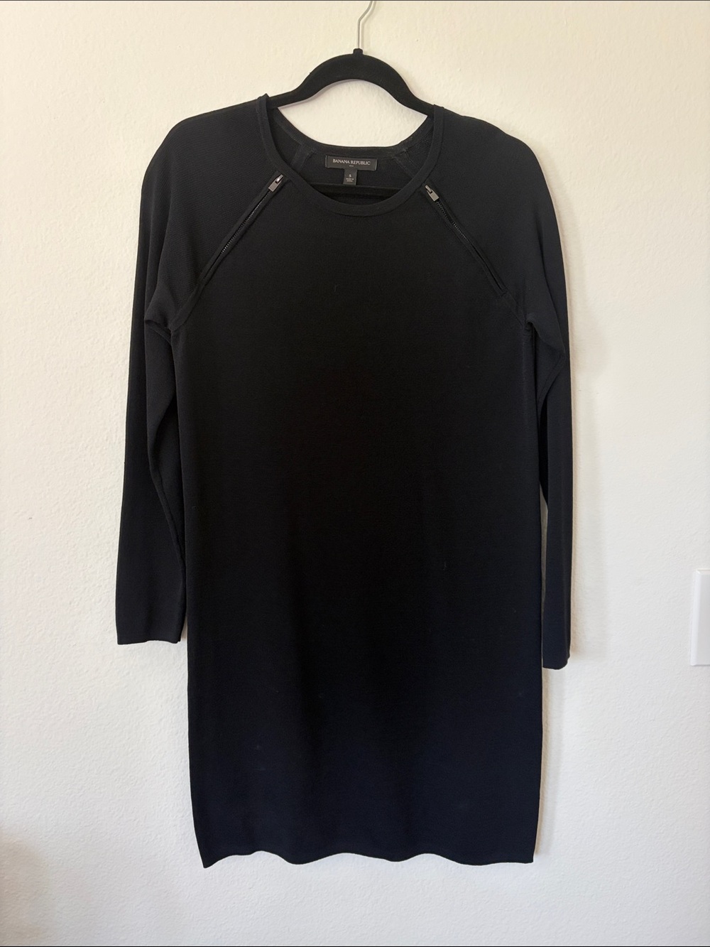 Banana Republic Black Long-Sleeve Knit Dress (S)